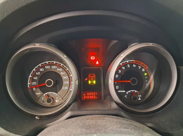 Car image 19