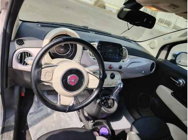 Car image 14