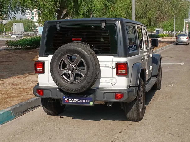 Car image 5