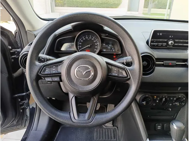 Car image 17