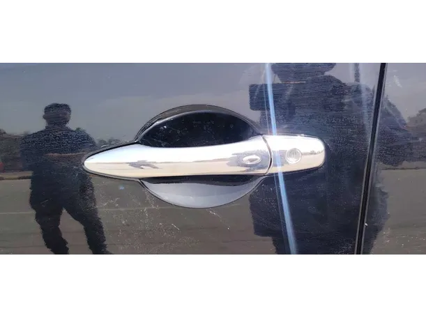 Car image 27