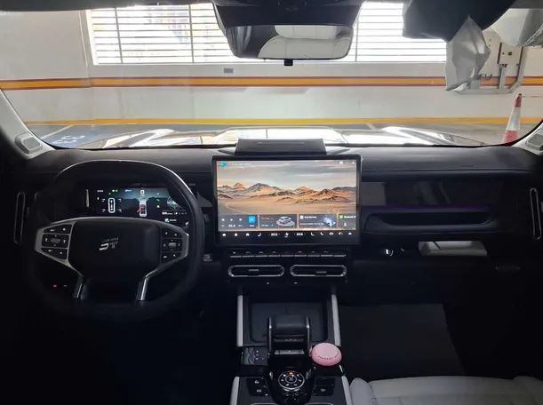 Car image 15