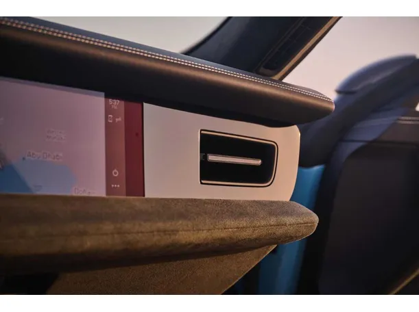 Car image 36