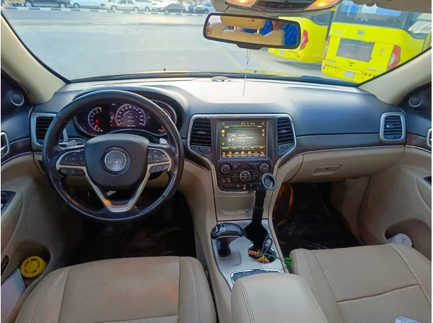 Car image 24