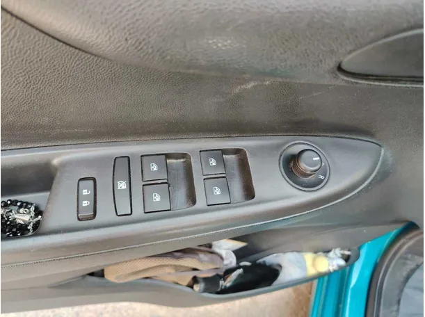 Car image 32