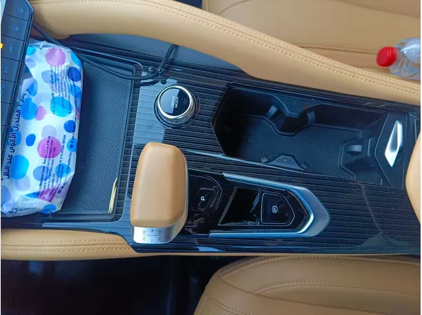 Car image 25