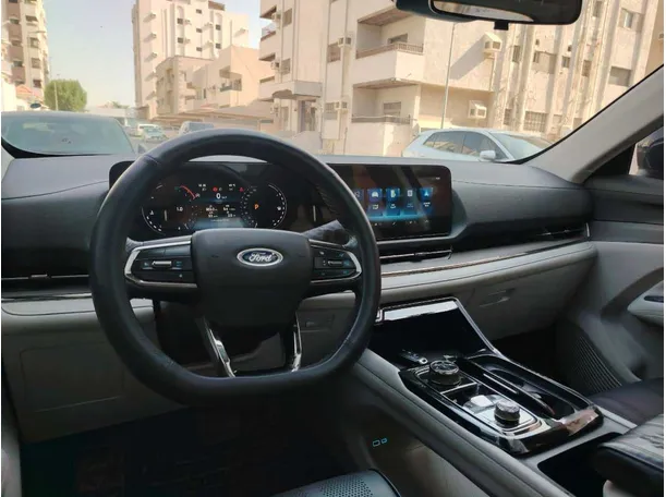 Car image 25