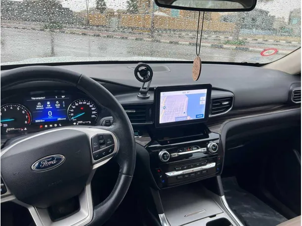 Car image 23