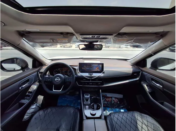 Car image 14