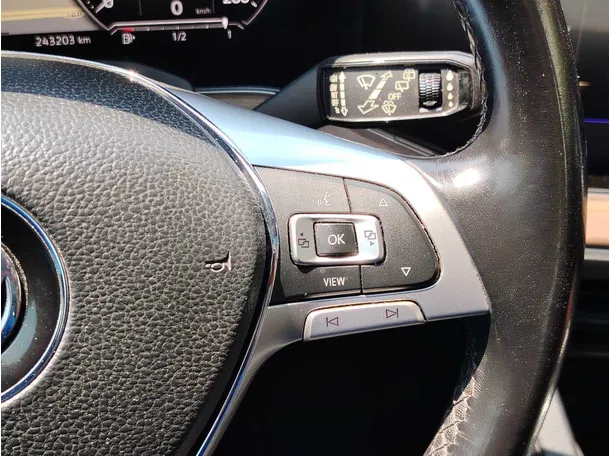 Car image 33