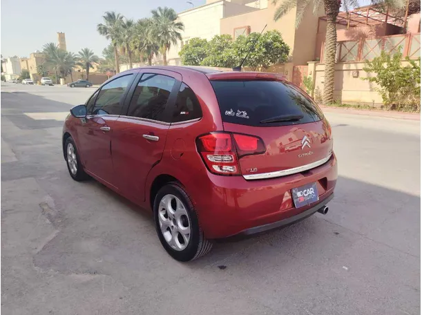 Car image 7