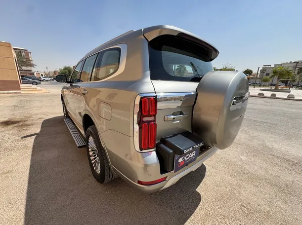 Car image 7