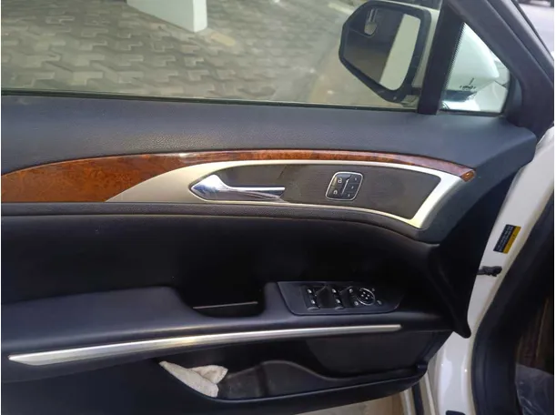 Car image 31