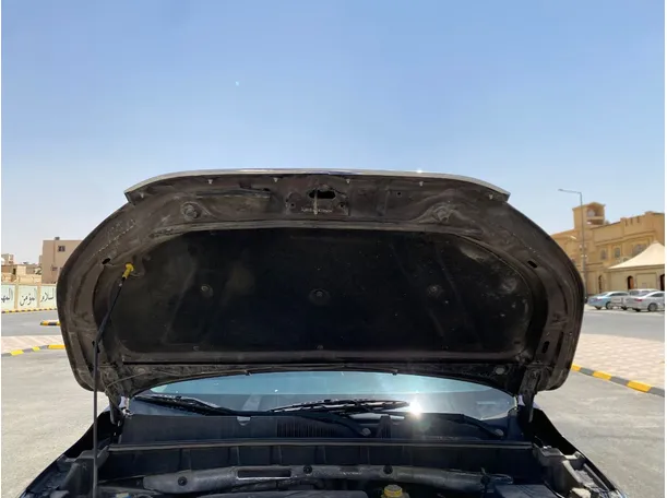Car image 25