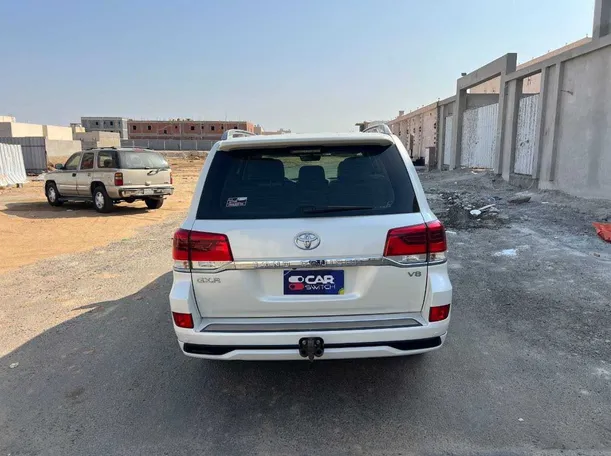 Car image 33