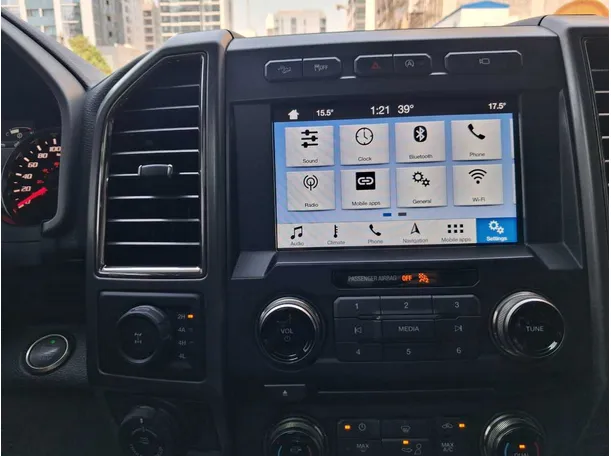 Car image 19