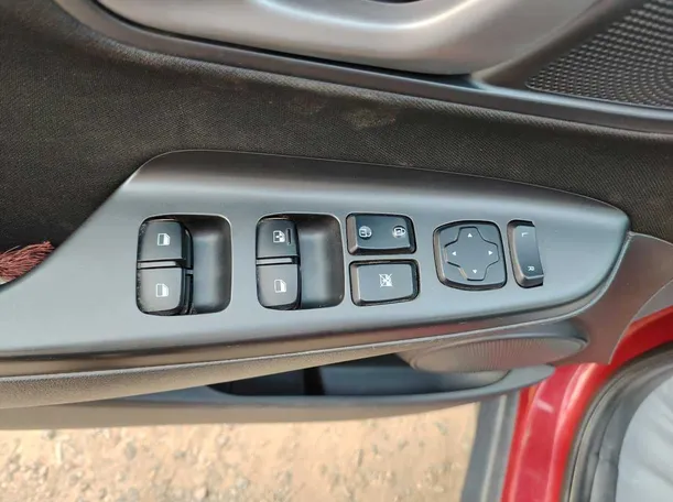 Car image 34