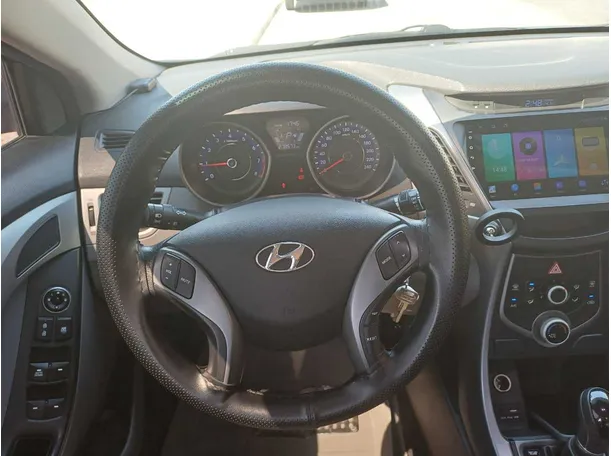 Car image 14