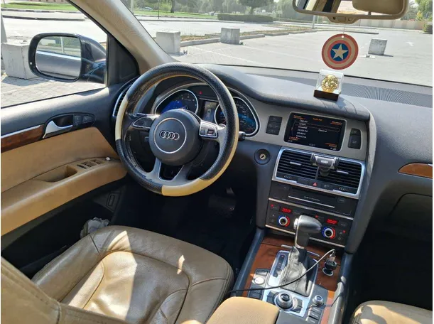 Car image 17