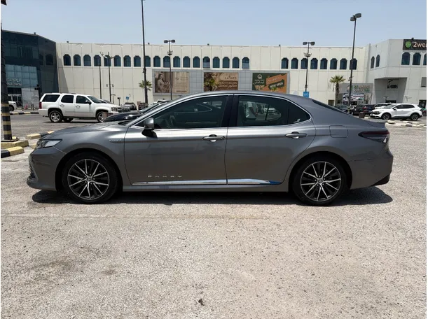 Car image 8