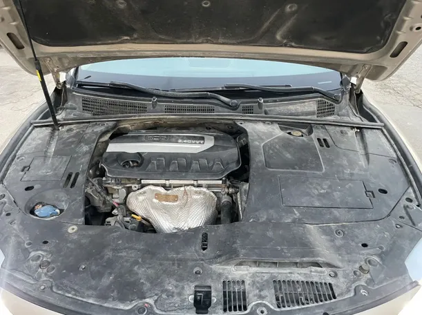 Car image 24