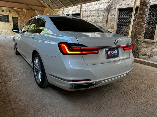 Car image 7
