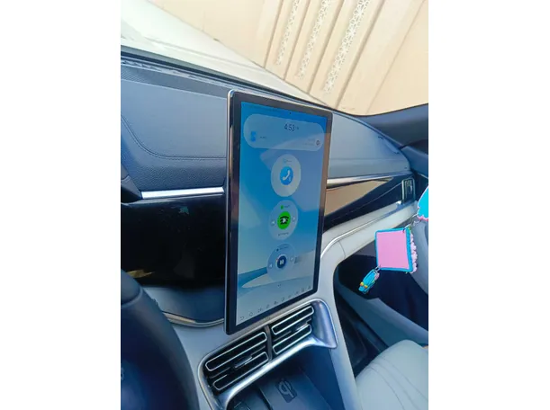 Car image 24