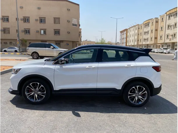 Car image 8