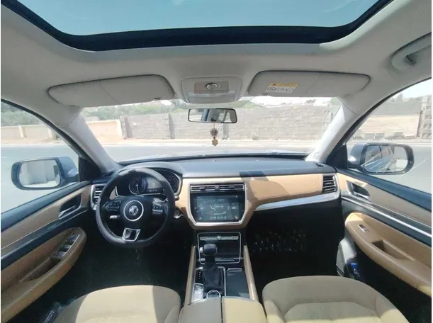 Car image 17