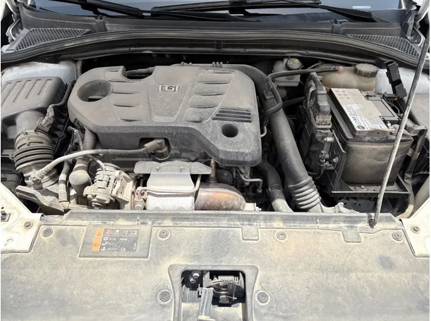 Car image 30
