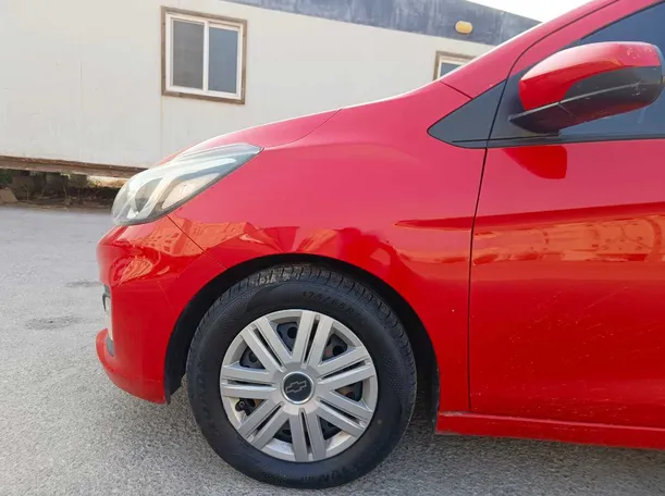 Car image 9