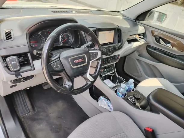 Car image 12
