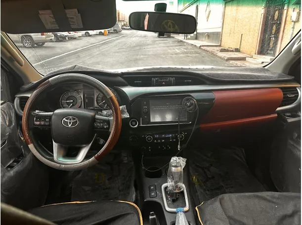 Car image 16