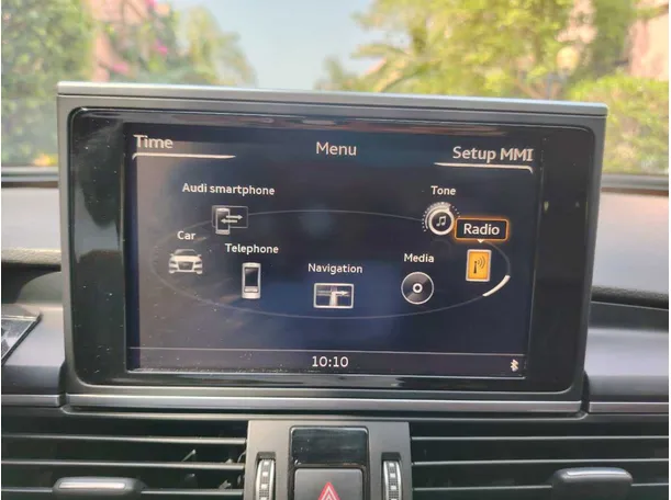 Car image 26