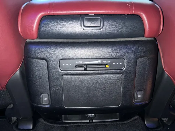 Car image 34