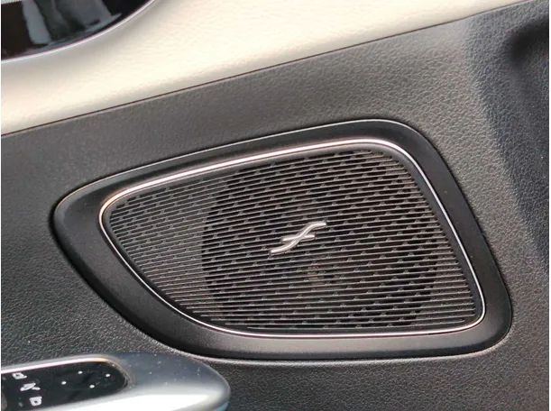 Car image 33