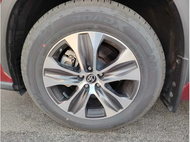Car image 10
