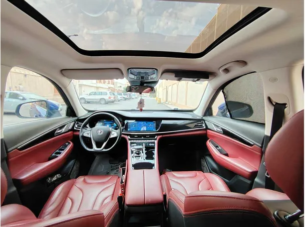 Car image 16