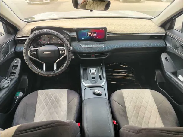Car image 18