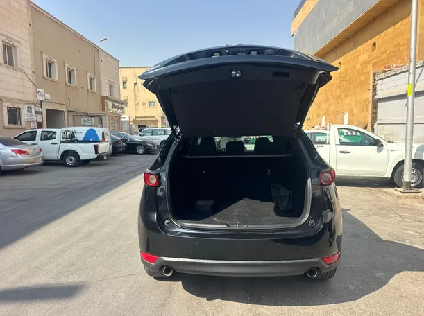 Car image 19