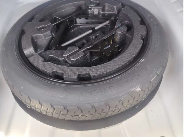 Car image 38