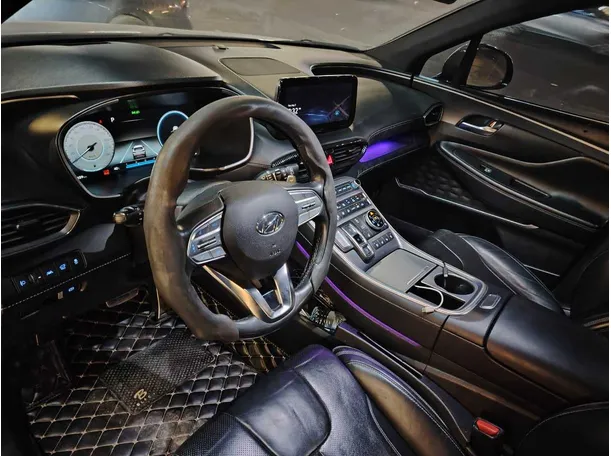 Car image 13