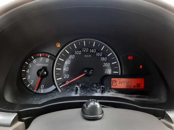 Car image 18