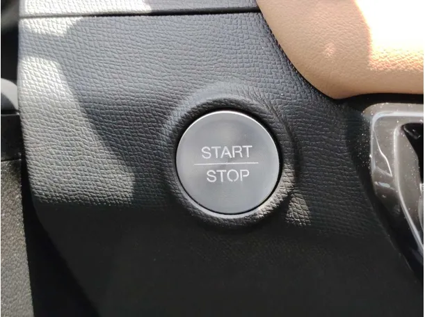 Car image 32