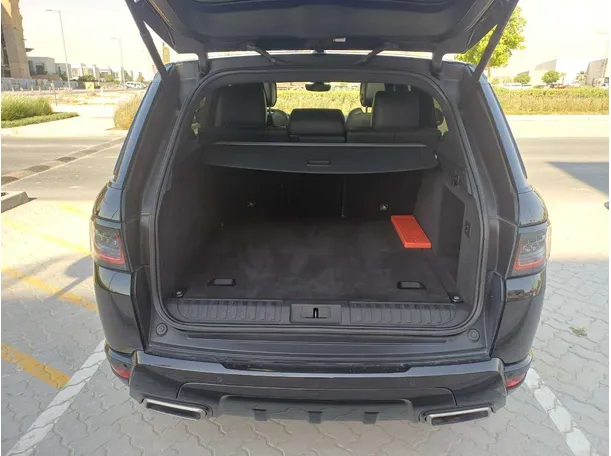 Car image 19