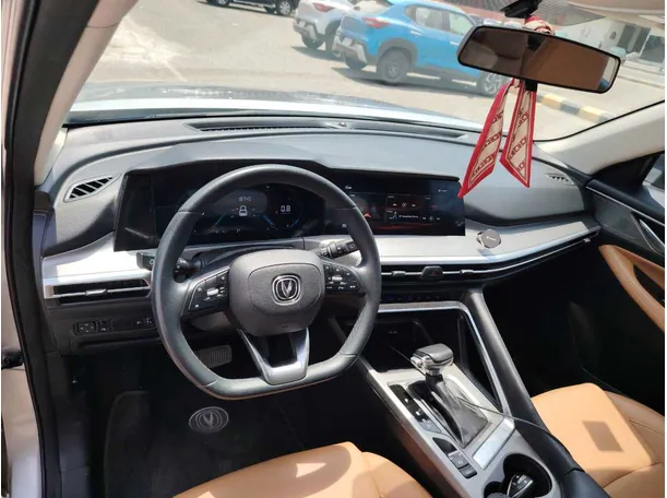 Car image 13