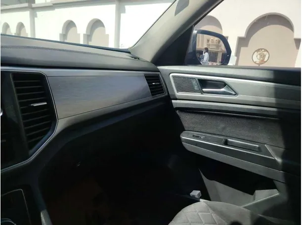 Car image 42