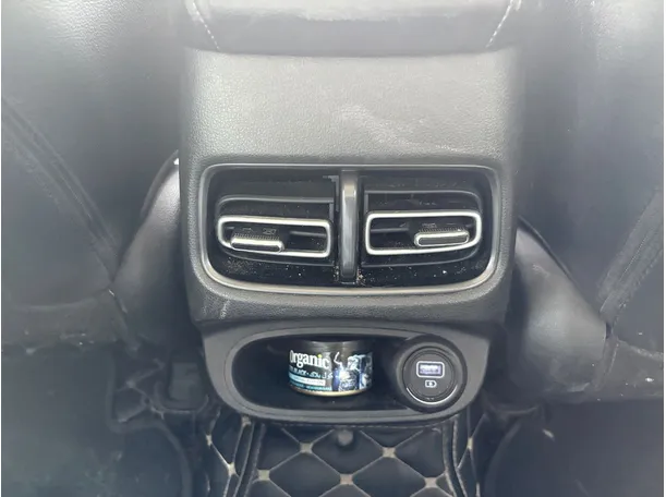 Car image 29