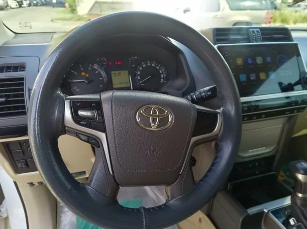 Car image 23