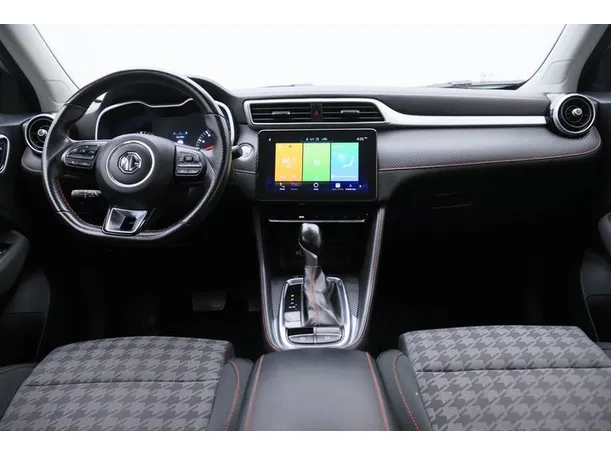 Car image 14